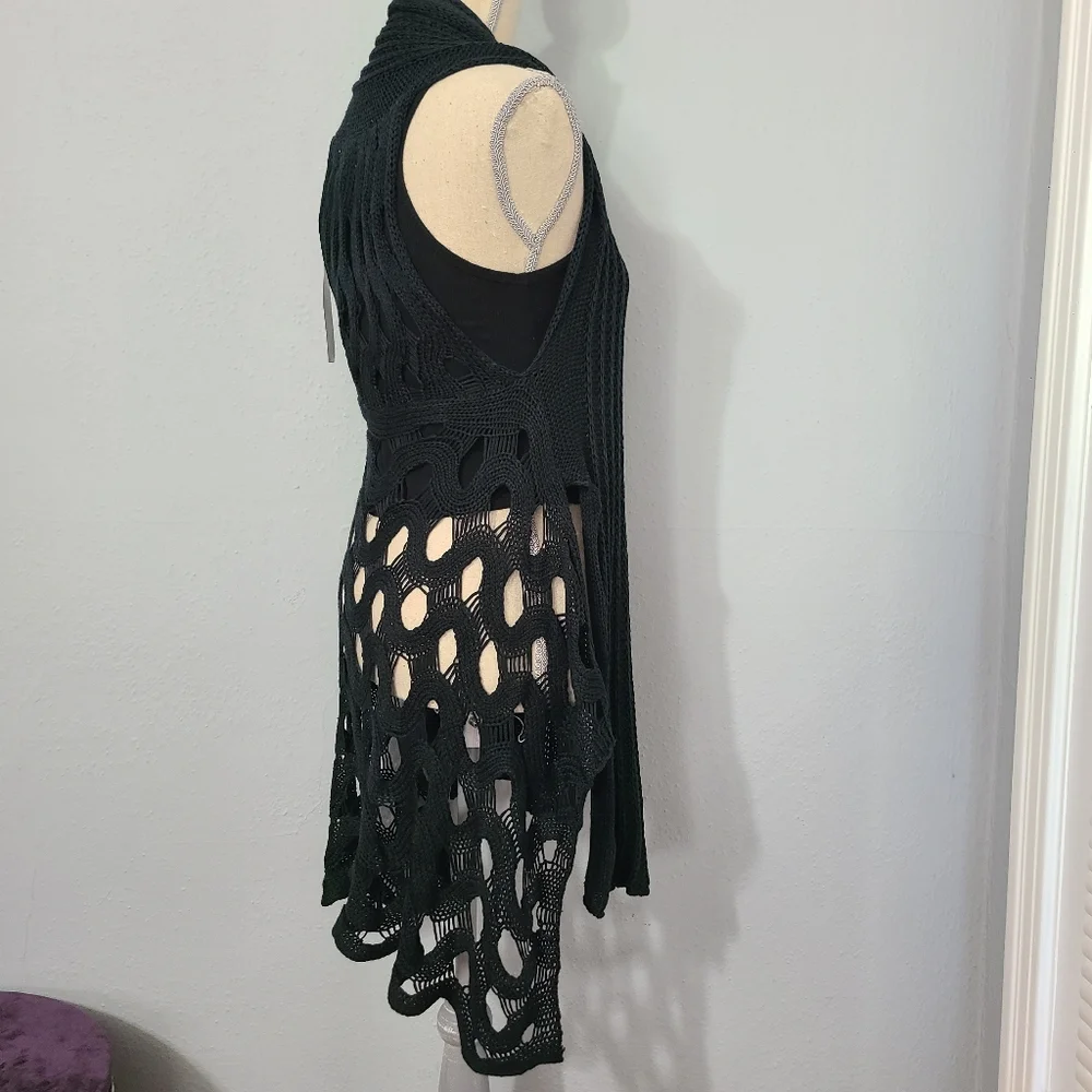 BCBGMaxAzria Knitted Vest Size‎ Medium